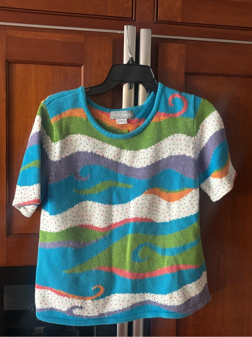 Ann Trinity Short Sleeve Wave Knit Sweater in Blue, Green, Purple